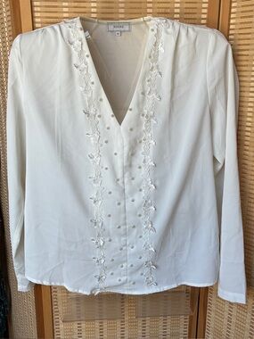 Rihoas Feminine White Lace Detail Blouse